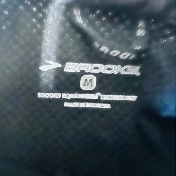 Brooks Women’s 1/2 Zip Black Running Shirt Size M - Picture 6 of 9